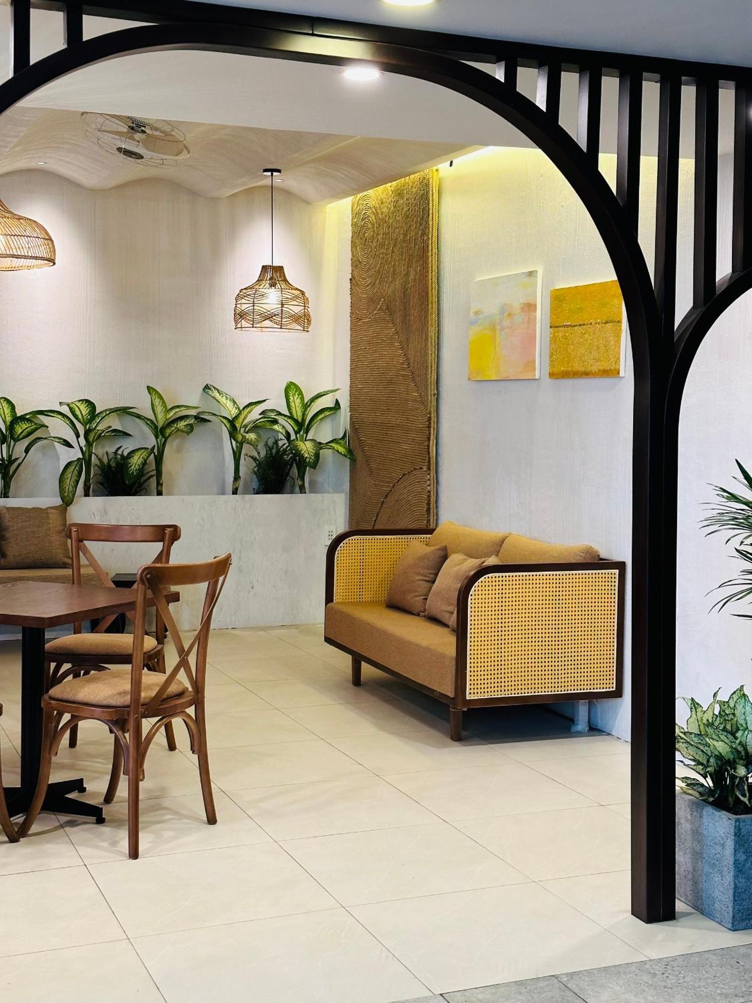 Phuong Nam Hotel An Giang Long Xuyen Exterior photo